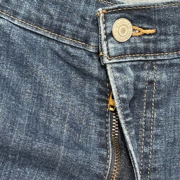 Levi's Mid Length Shorts - size 34 - Picture 3 of 6